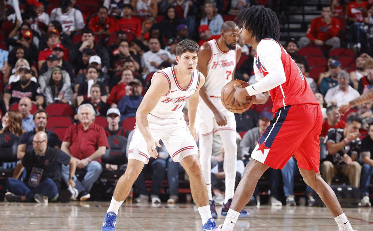 篮球湖人替补阵容得分爆炸，创赛季新高（湖人替补火力全开，刷新本赛季得分纪录）