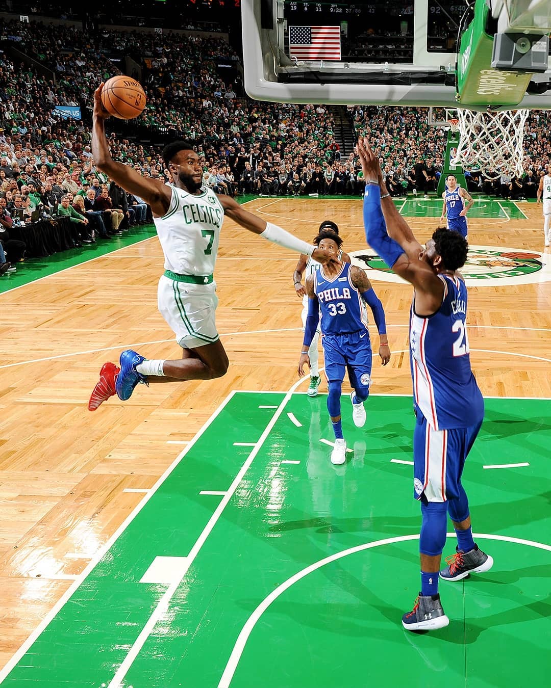 议起复盘｜湖人三大千万先生已成累赘，佩林卡交易市场该动刀了！（复盘观察｜湖人三位千万合同球员成拖累，佩林卡该在交易市场出手了！）