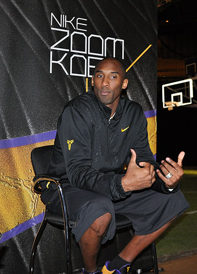 京媒：之前受伤的李磊今天参与国安赛前训练，冯博轩因伤缺席（京媒：李磊伤后今日随国安参加赛前训练，冯博轩因伤未参加）