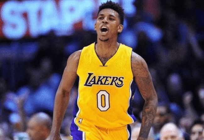 马塔：我想继续证明我依然能享受足球，并且保持高水平状态（马塔：我想继续证明自己依旧能享受足球，并维持高水平表现）